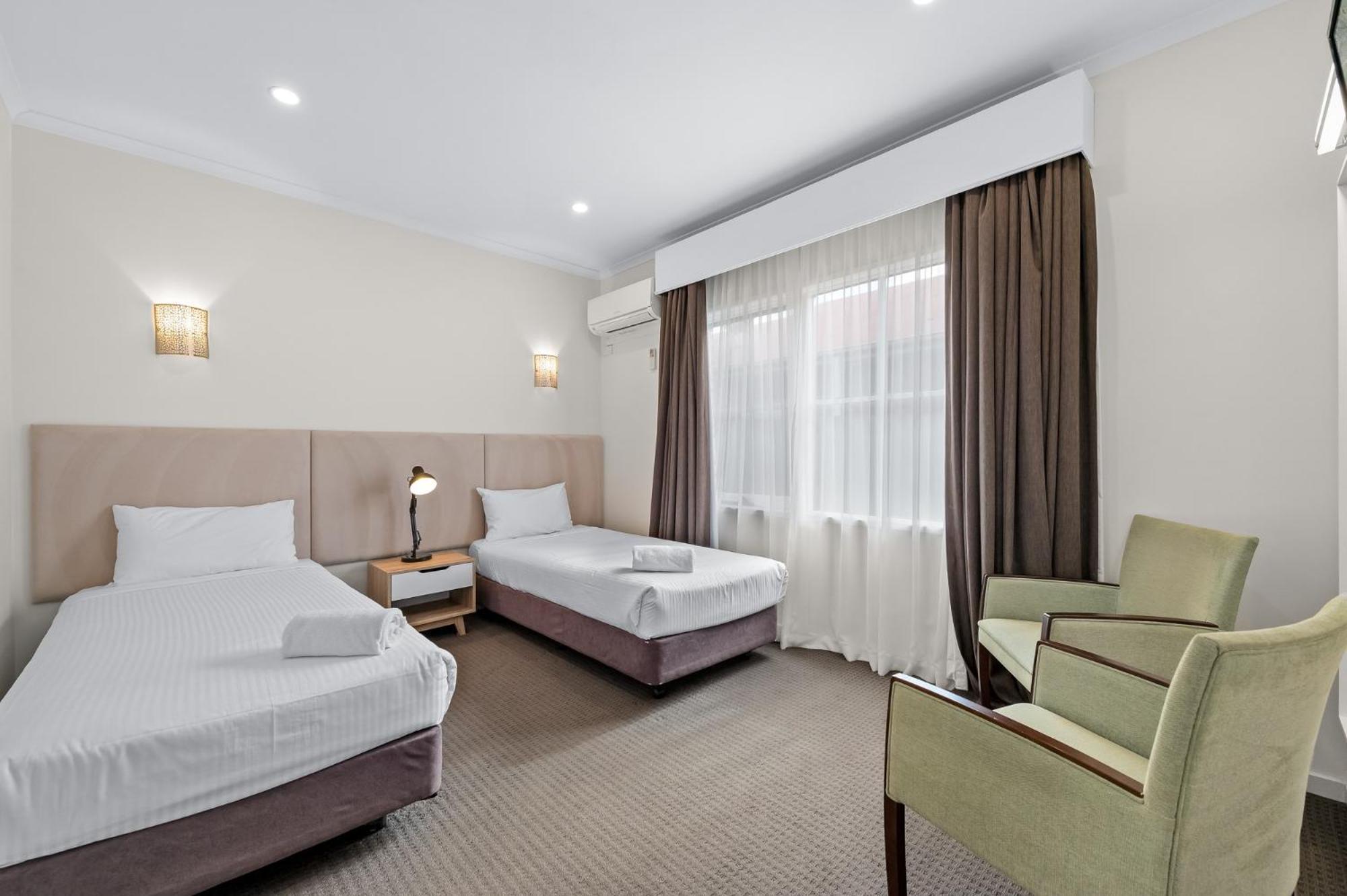 Rowville International Hotel Экстерьер фото