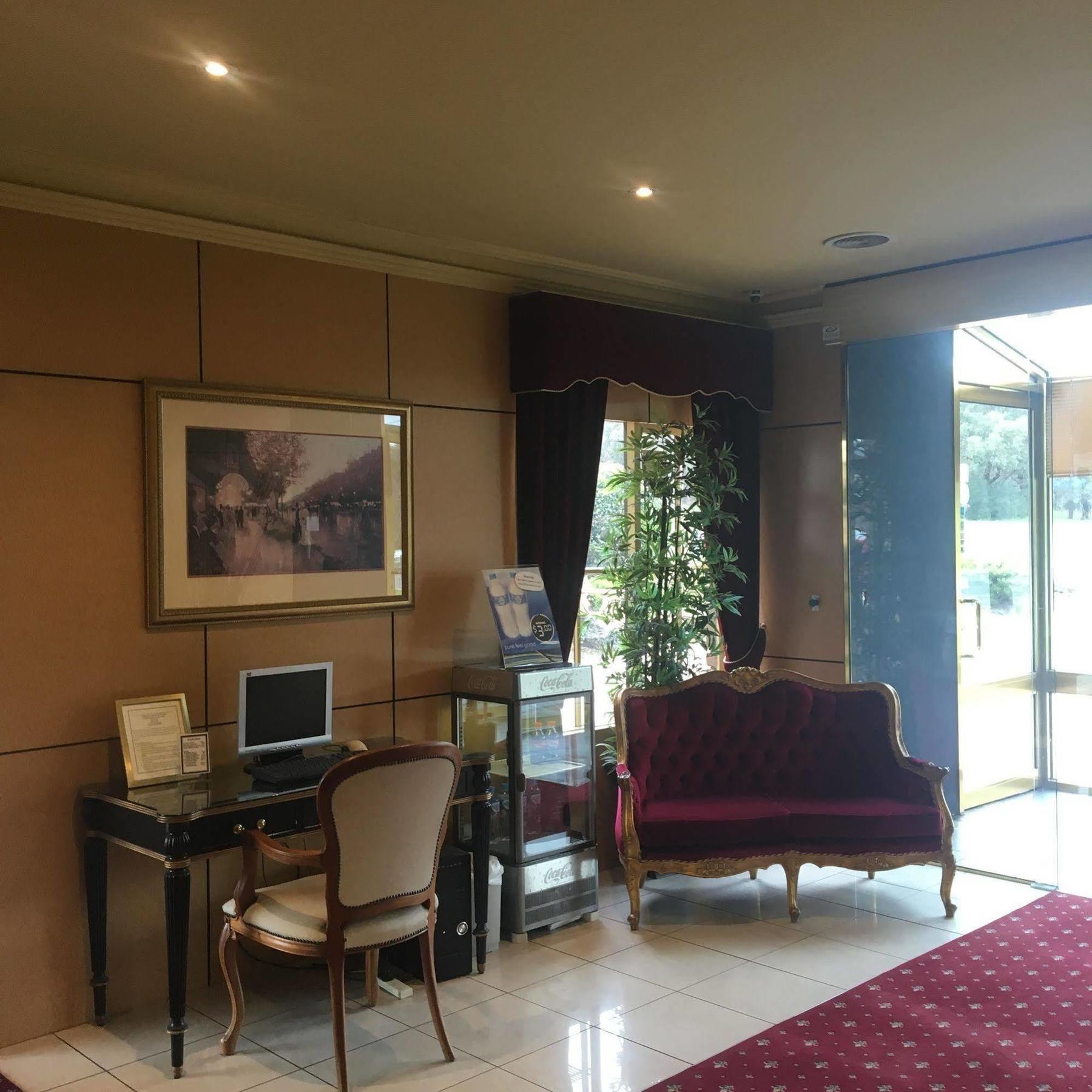 Rowville International Hotel Экстерьер фото